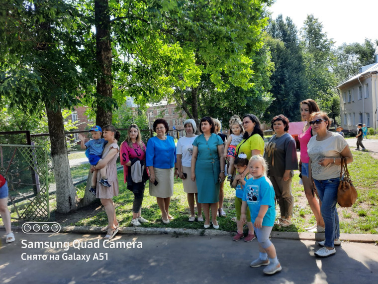 Сегодня, после капитального ремонта, состоялась приемка кровли детского сада №1 «Радуга» при участии родительской общественности и представителей СМИ. Ремонт проведен в рамках региональной программы по капитальному ремонту дошкольных учреждений.. Сегодня, после капитального ремонта, состоялась приемка кровли детского сада №1 «Радуга» при участии родительской общественности и представителей СМИ. Ремонт проведен в рамках региональной программы по капитальному ремонту дошкольных учреждений..